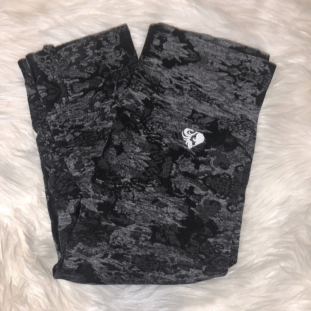 Women’s Best Camo Leggings